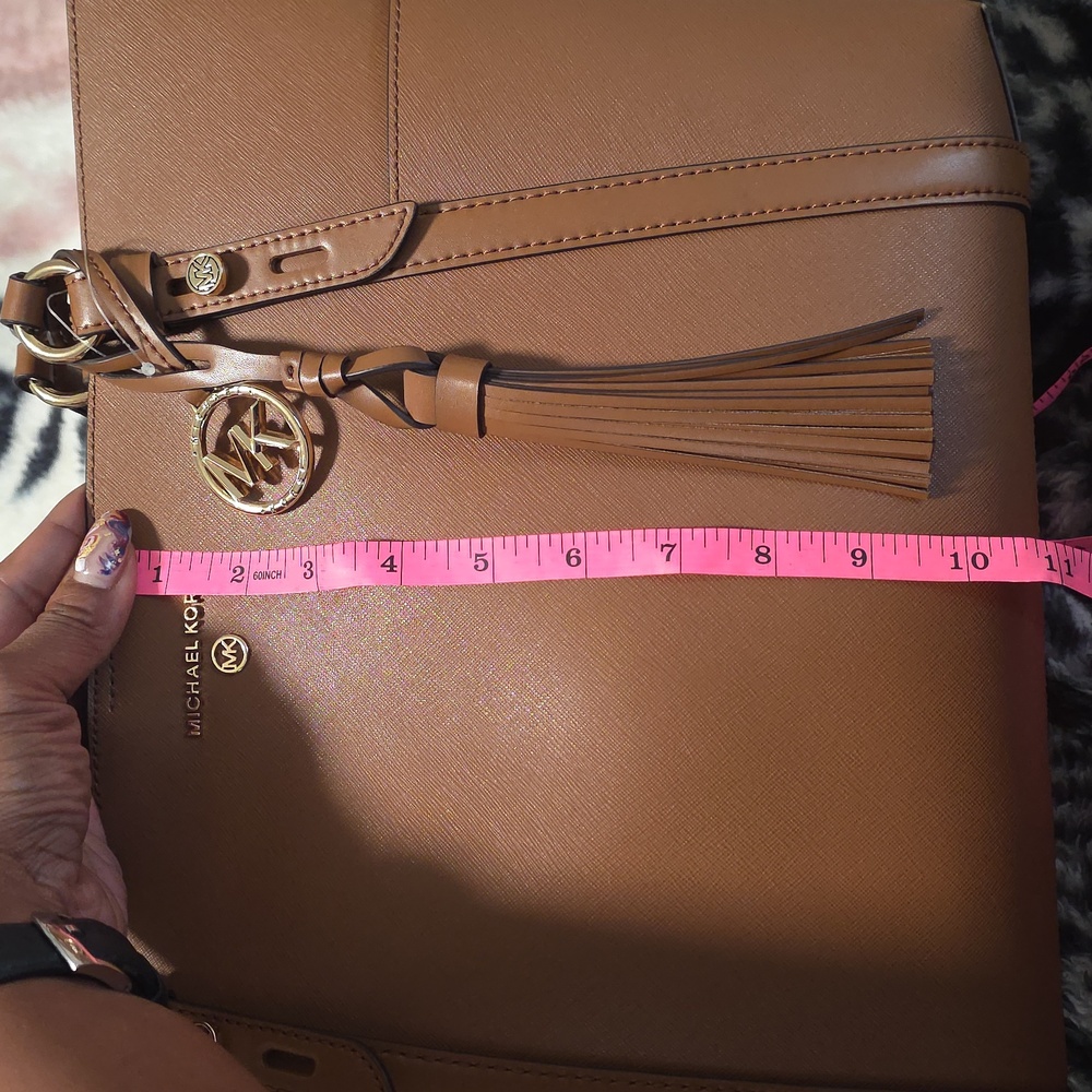 NWT* Michael Kors Sullivan Tote Bag with Gold Accents - Picture 6 of 7